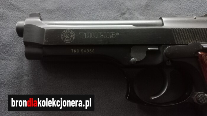 Pistolet Taurus PT 99 AF 9x19